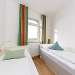 Apartment Trafalgar 323 *