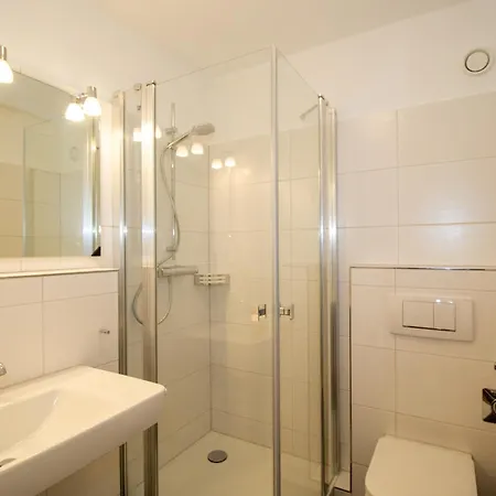 Apartment Trafalgar 323