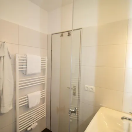 Apartment Trafalgar 323